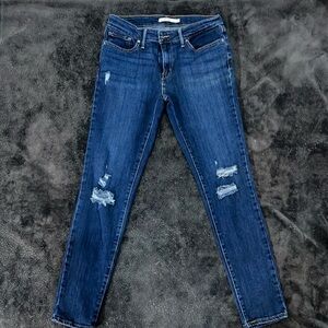 Levi’s 711 Skinny dark wash jeans 28